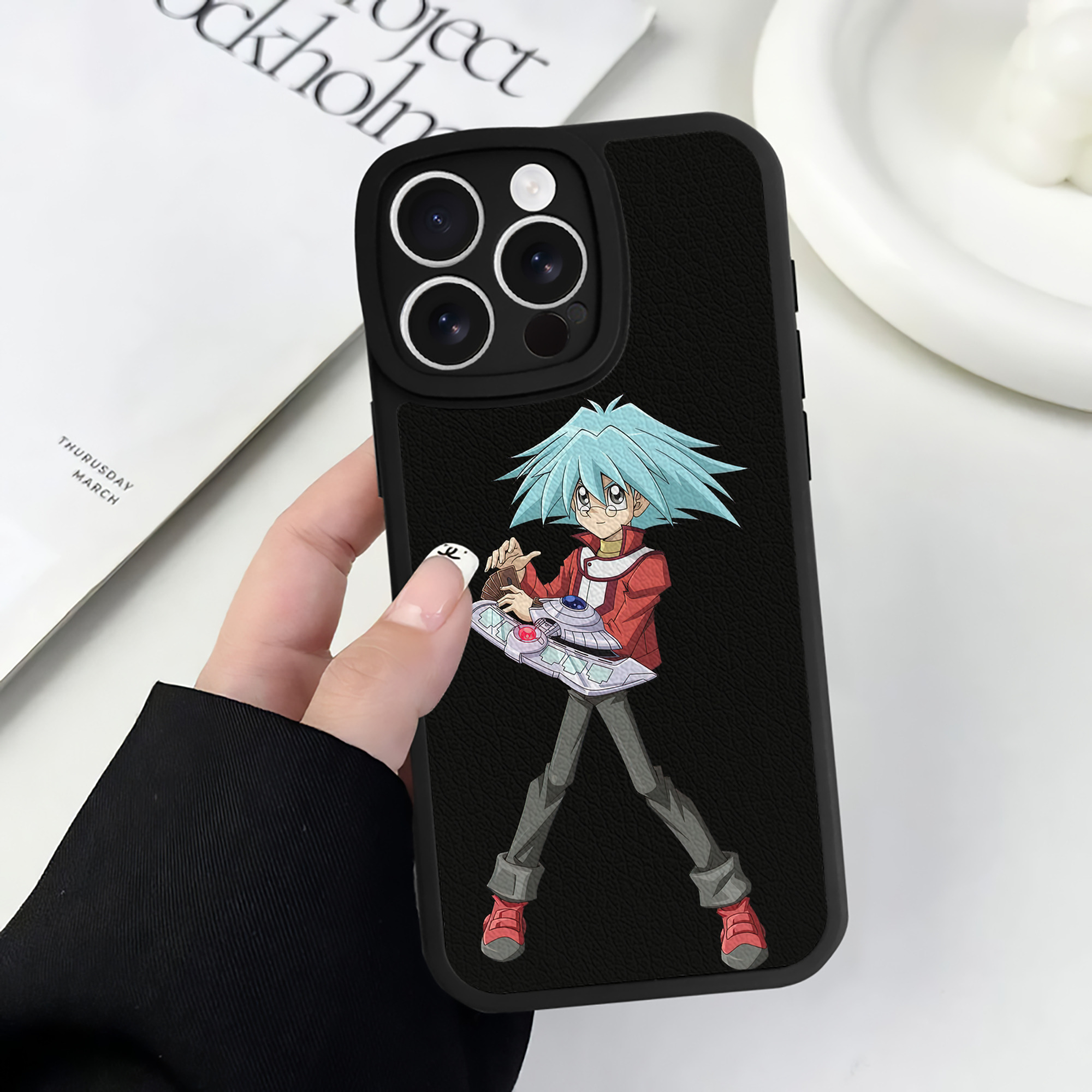 遊☆戯☆王 Yu-Gi-Oh! 【iPhone 16シリーズ対応】シリコンスマホケース（レザー調） 材質：シリコン